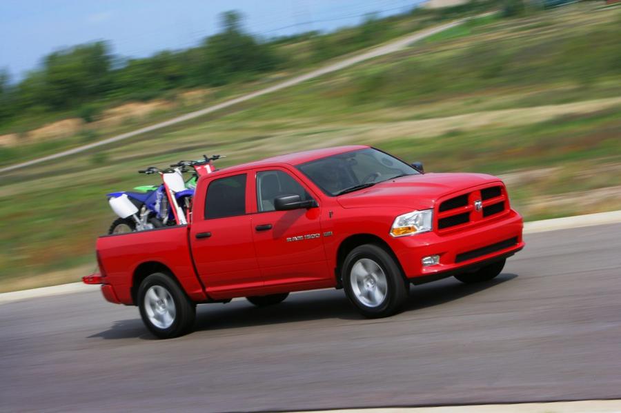  Dodge Ram 1500 Express 2012 года  (фото 3 из 7)